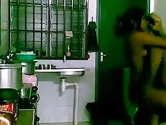 রাবার পিতা প্রসাব দেশি মেয়েদের চুদা চুদি করা গ্রস্ত রাবার PODMYUDKA সঙ্গে একটি ক্রিস্টাল!