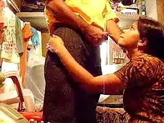 বাঁড়ার চুদাচুদির ভিডিও রস খাবার